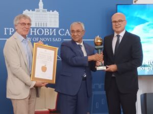 Ceremonia conferirii trofeului "Mărul de Aur" - Novi Sad